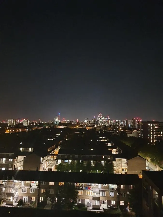 Modern 1 Bedroom Apartment Near Canary Wharf With Balcony Londen Verenigd Koninkrijk