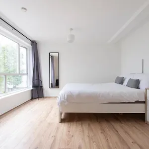 Modern Luxury By Mile End London