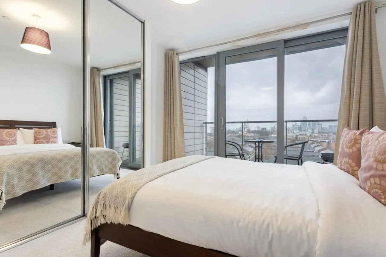 Modern 1 Bedroom Apartment Near Canary Wharf With Balcony London United Kingdom