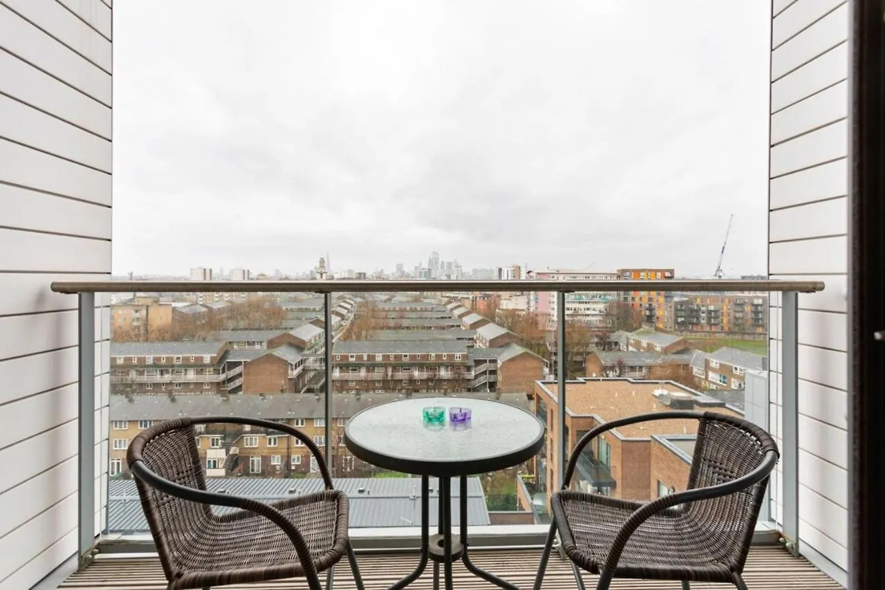 Modern 1 Bedroom Apartment Near Canary Wharf With Balcony London 0*,  United Kingdom